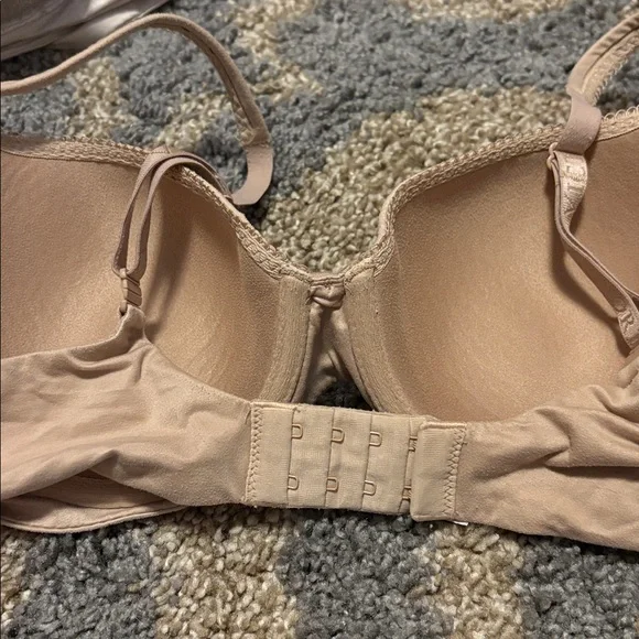 Victoria's Secret ivory Demi Bra - Picture 3 of 3
